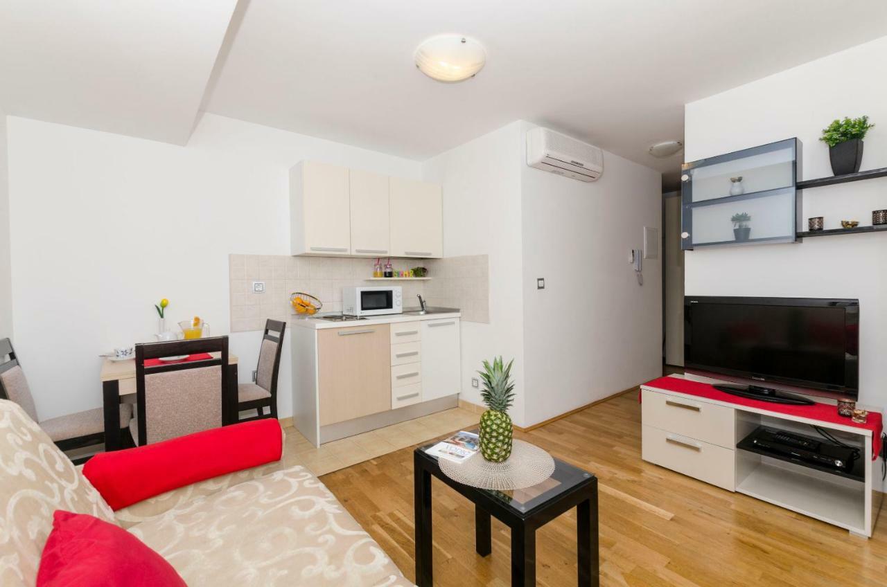 Apartments Maja Donji Okrug  Room photo