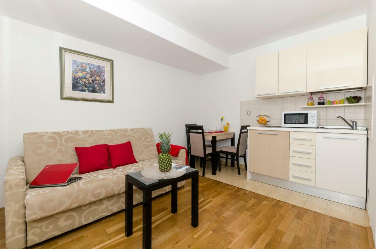 Apartments Maja Donji Okrug  Room photo