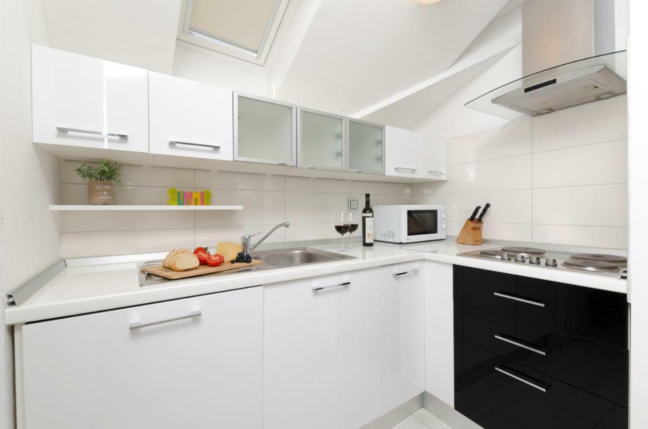 Apartments Maja Donji Okrug  Room photo